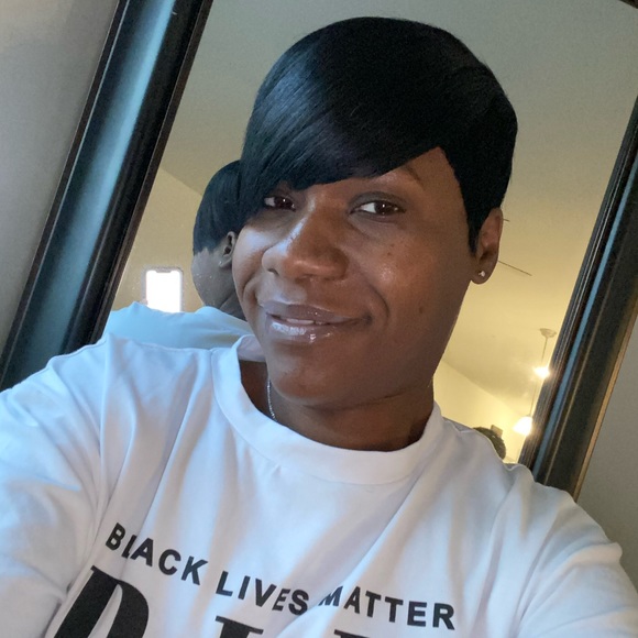 Meet your Posher, Melissa - Picture 1 of 1